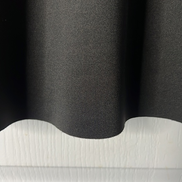 School girl style black pleated skirt - Picture 3 of 4